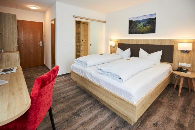 Flair Hotel Gasthof Zum Hirsch Hayingen Екстериор снимка