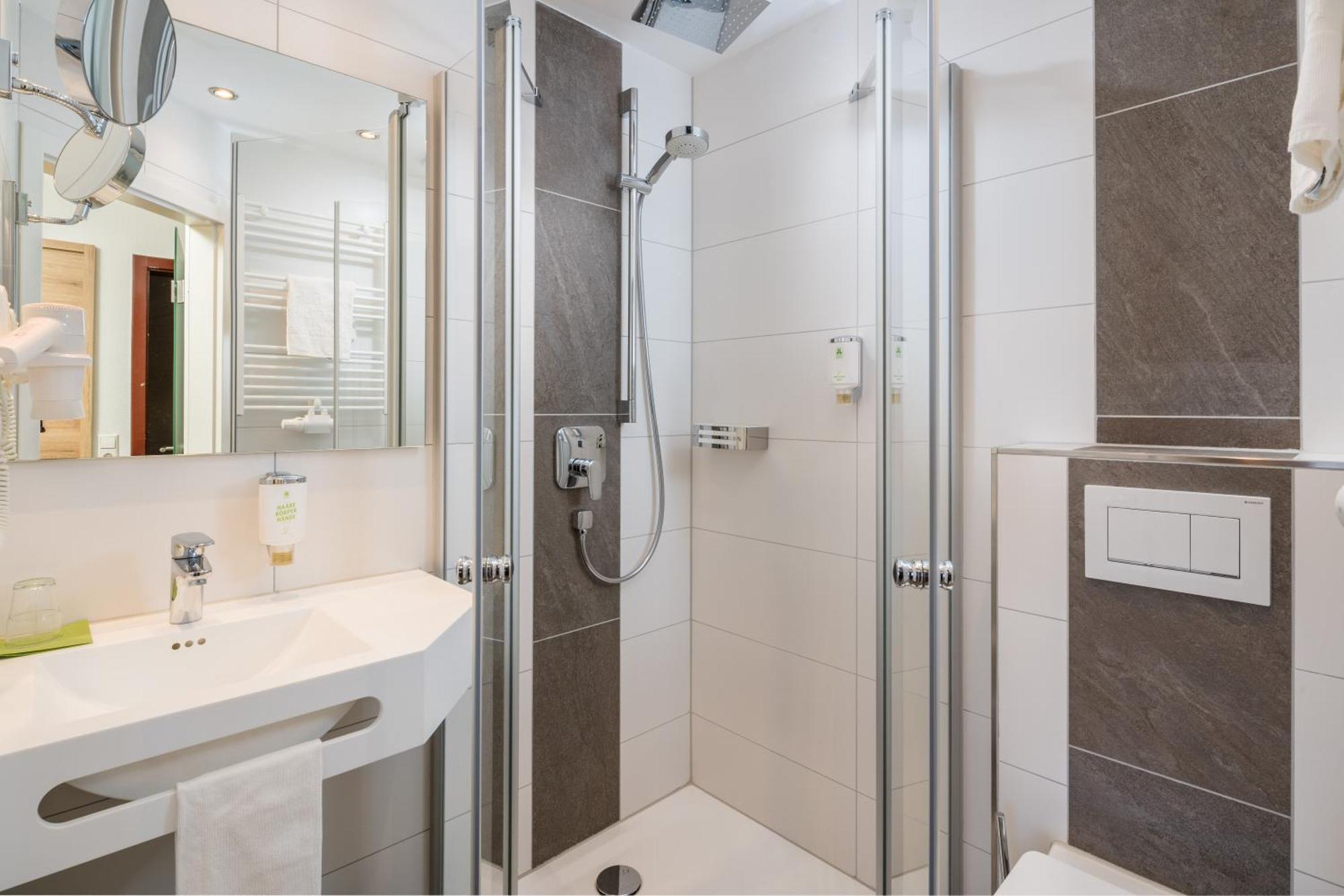 Flair Hotel Gasthof Zum Hirsch Hayingen Екстериор снимка